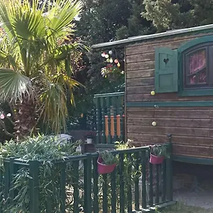  Chalet Roulotte Des Alpilles France