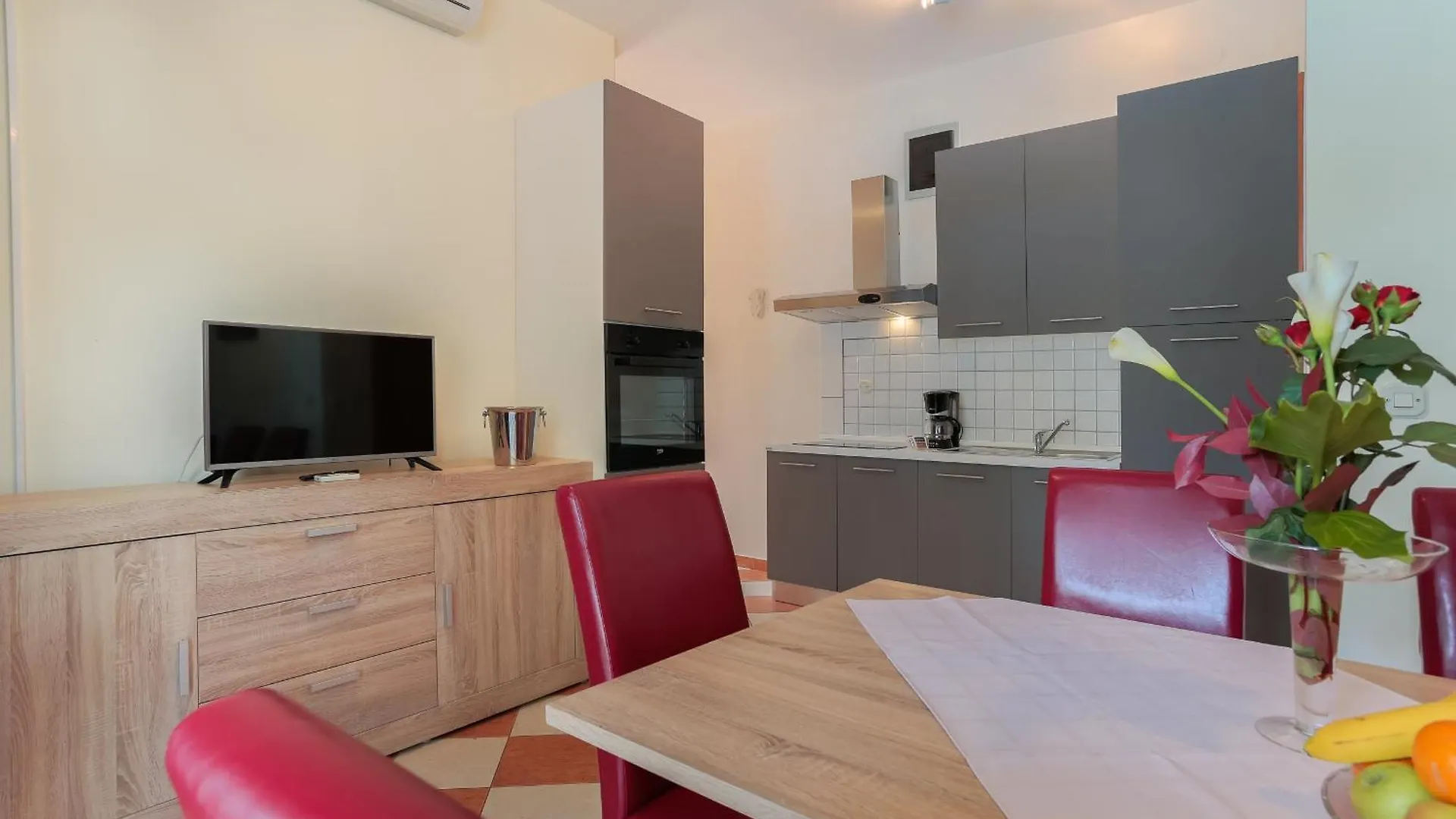 Apartments Dora Medulin